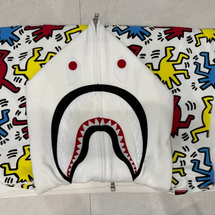 [BUNJANG] Bape x Keith Haring Collaboration Shark Hoodie XL / (유일매물) 베이프 샤크후드 키스해링 콜라보