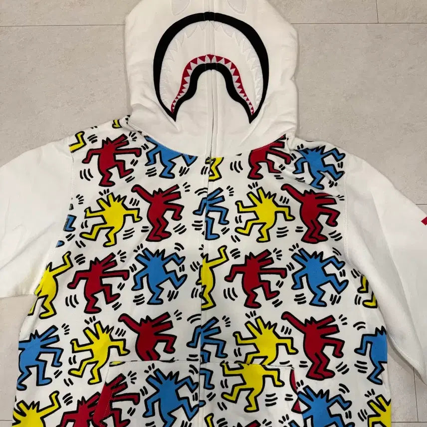 [BUNJANG] Bape x Keith Haring Collaboration Shark Hoodie XL / (유일매물) 베이프 샤크후드 키스해링 콜라보