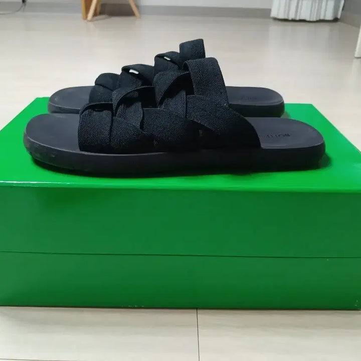[BUNJANG] Bottega Veneta Black Leather Slides / 보테가 베네타 슬리퍼