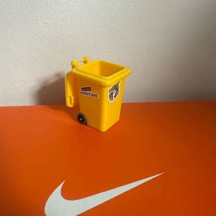 [BUNJANG] DULTON Trash Can Gacha Display Item / DULTON 쓰래기통 가챠 개봉전시품 판매