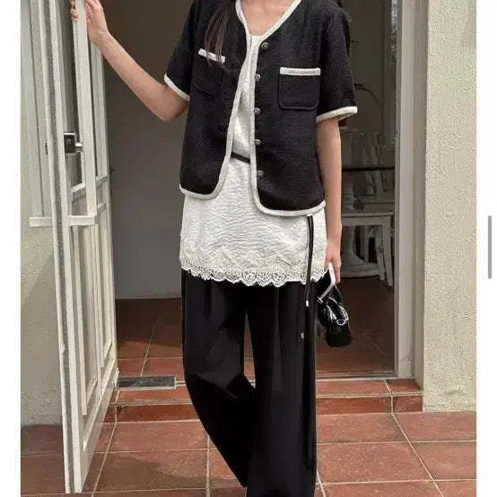 [BUNJANG] Tweed Short Sleeve Jacket with Black Color Block Detail / 트위드 반팔 자켓 블랙 배색 포인트