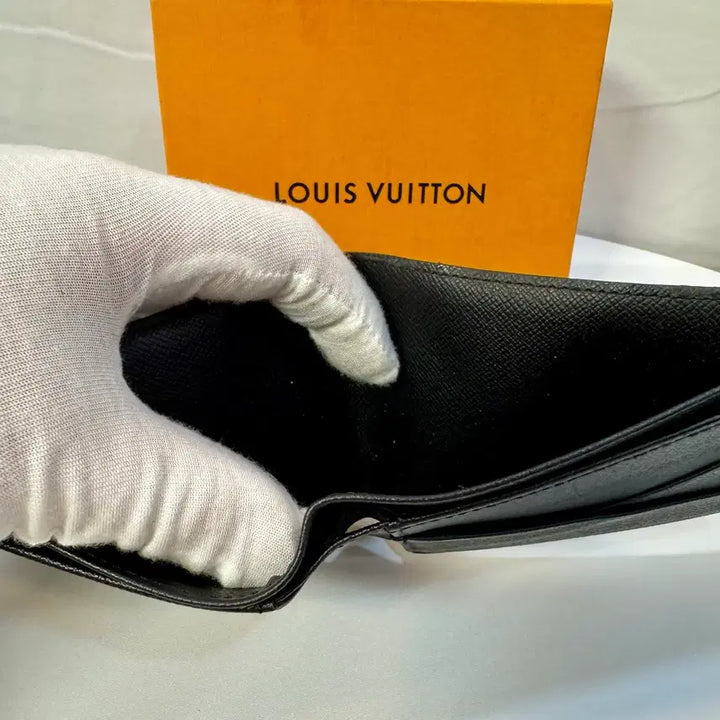 [BUNJANG] Louis Vuitton Initiales Wallet / (정품)루이비통 입클립스 반지갑