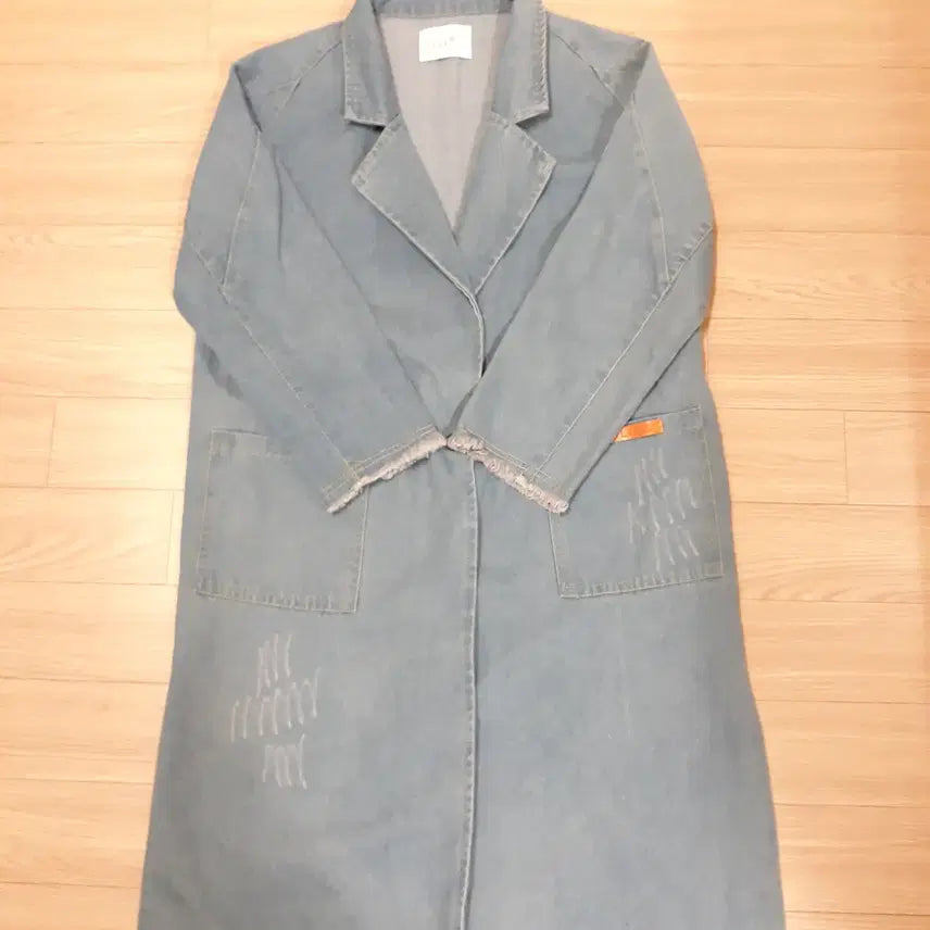 [BUNJANG] The East Shop Denim Collar Long Coat Damaged Jean Jacket (M) / 더이스트샵 데님 카라 롱코트 데미지 청자켓 (M)
