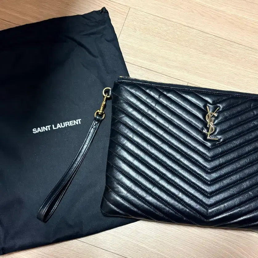 [BUNJANG] Saint Laurent Matelasse Clutch Black Gold / 생로랑 마틀라세 클러치 블랙 금장 판매 (실착 1회)