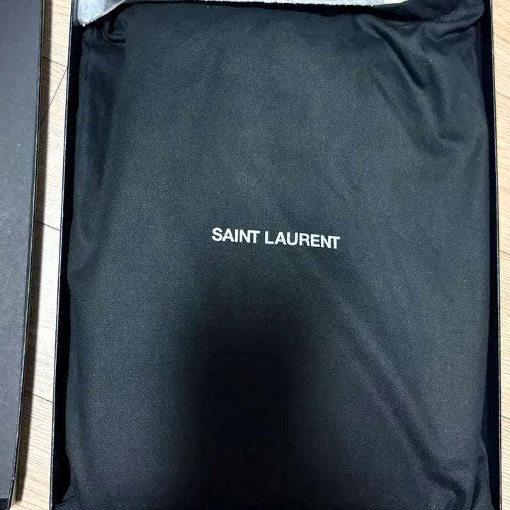 [BUNJANG] Saint Laurent Matelasse Clutch Black Gold / 생로랑 마틀라세 클러치 블랙 금장 판매 (실착 1회)