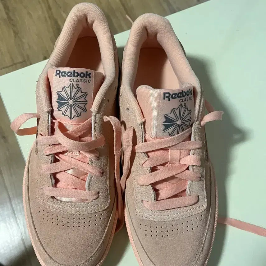 [BUNJANG] Reebok Suede Sneakers / 리복 스웨이드 운동화