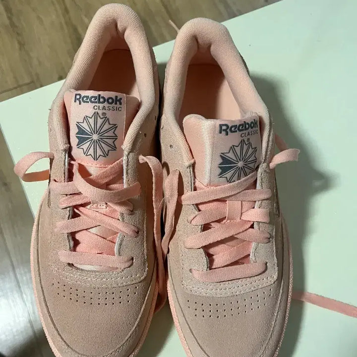 [BUNJANG] Reebok Suede Sneakers / 리복 스웨이드 운동화