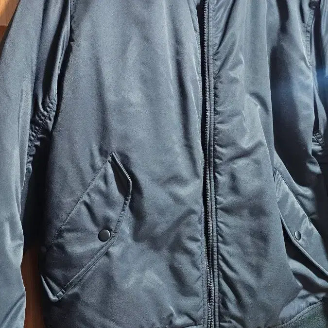 [BUNJANG] Uniqlo Black Bomber Jacket XL / 유니클로의 블랙 항공점퍼 XL