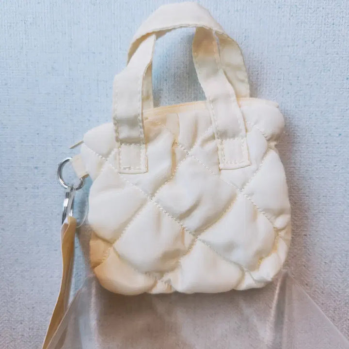[BUNJANG] Seongbun Editor x Pokemon Pikachu Quilted Pouch Keyring / 올리브영 성분에디터 포켓몬 피카츄 퀼트 파우치 키링 판매