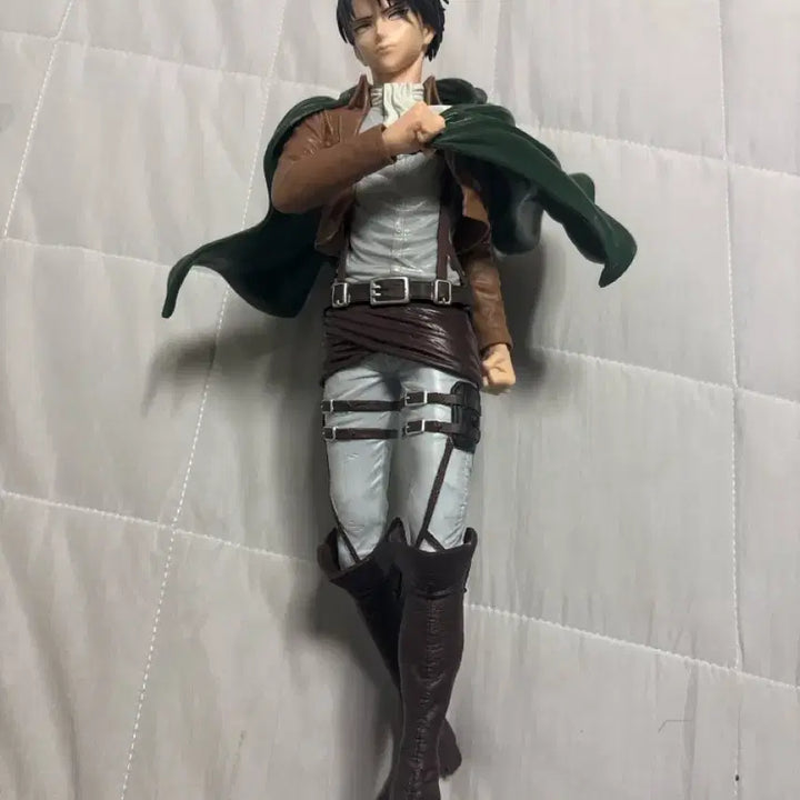 [BUNJANG] Attack on Titan Levi Figure / 진격의 거인 리바이 피규어