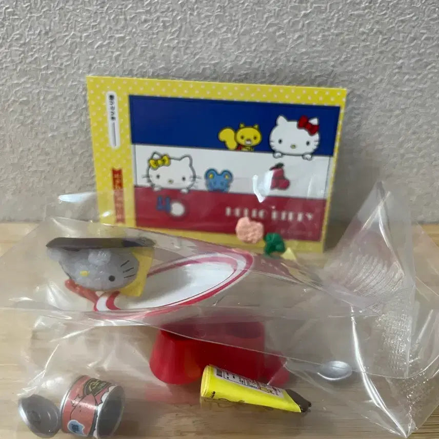 [BUNJANG] Re-Ment Hello Kitty Cat Cafe Miniature (Item 5) / 새상품) 리멘트 헬로키티 고양이카페 식완(5번)