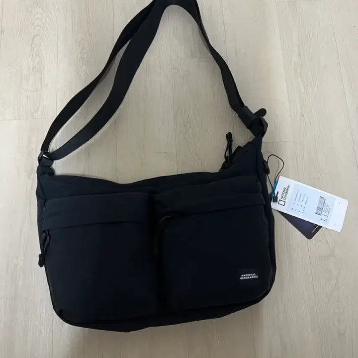 [BUNJANG] National Geographic Light Double Cross Bag Black / 내셔널지오그래픽 라이트 더블 크로스백