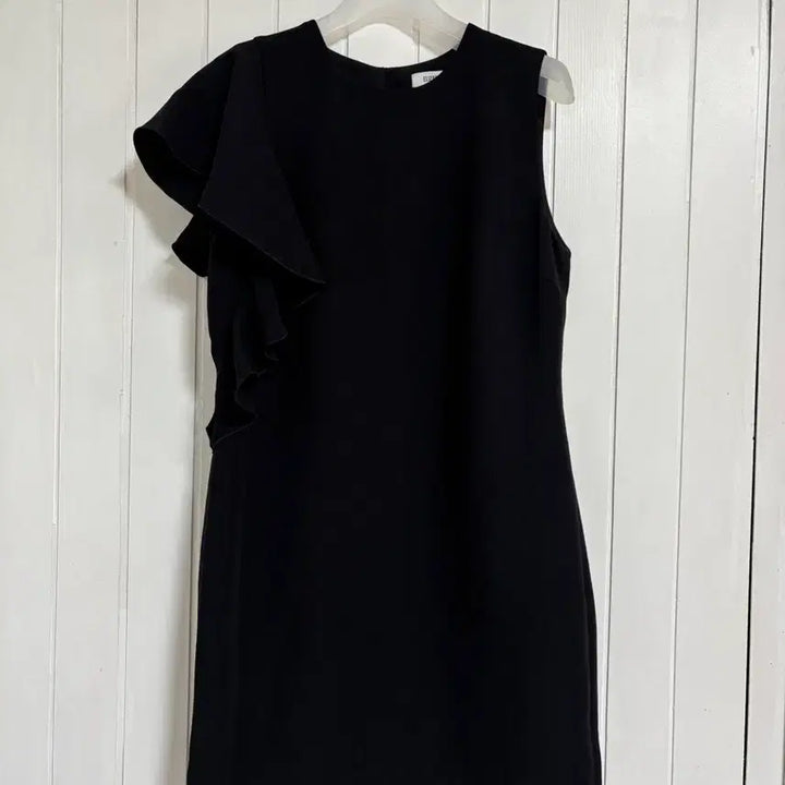 [BUNJANG] Elizabeth and James Black Frill Dress Size 6 (55) / 엘리자베스앤제임스 블랙 프릴 원피스 6(55)