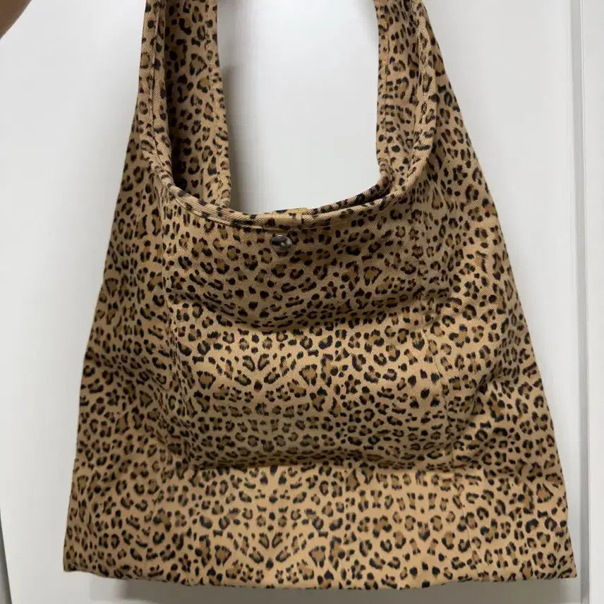 [BUNJANG] Atelier Park Leopard Hobo Bag / 아틀리에파크 레오파드 호보백