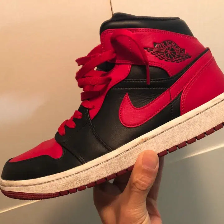 [BUNJANG] Nike Air Jordan 1 Mid Black/Red US 9.5 / 나이키 에어조던1 미드 블랙/레드 275