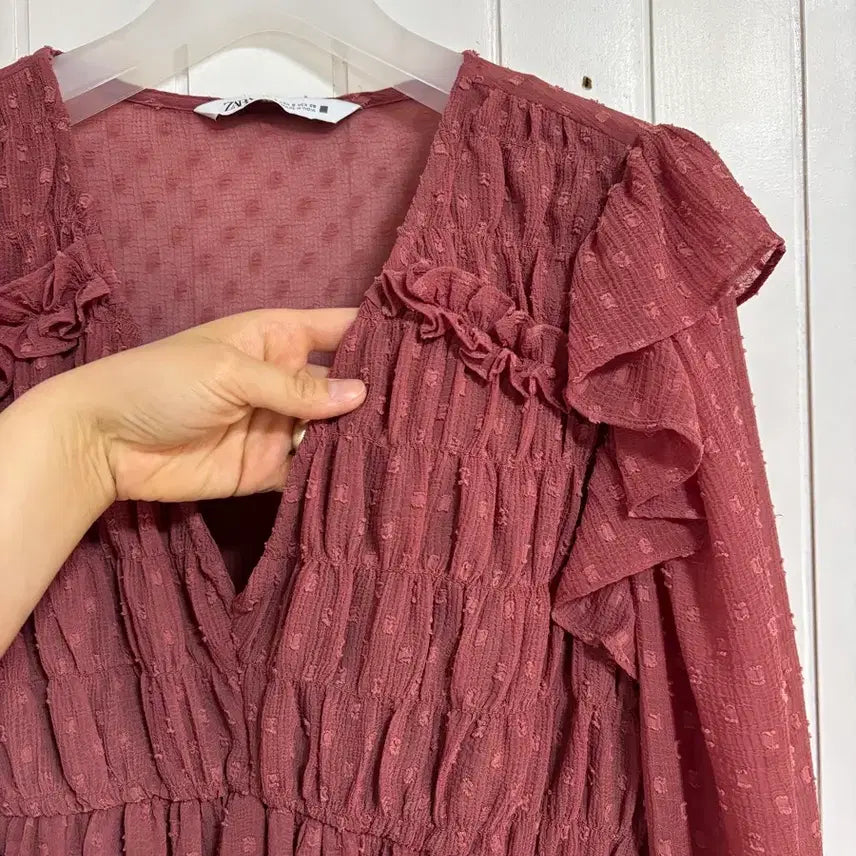 [BUNJANG] Zara Shirring Frill Midi Dress - Wine, Size S / 자라 셔링 프릴 원피스 S(55)