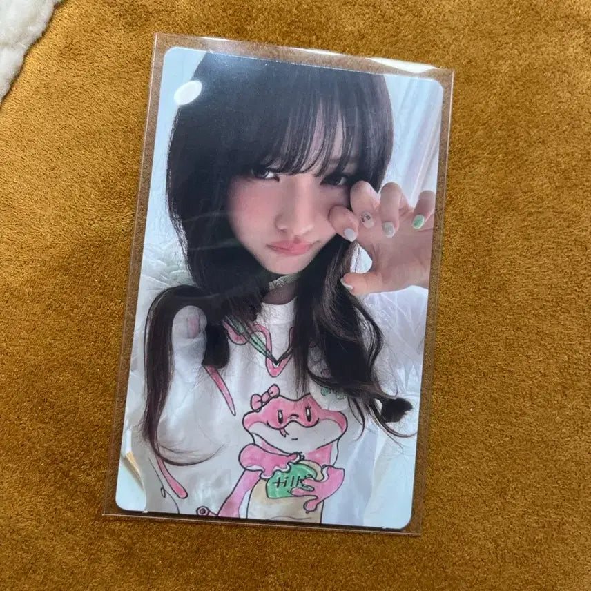 [BUNJANG] ILLIT MAMIHLAPINATAPI Paw Paw Version Album IROHA Photocard / 아일릿 MAMIHLAPINATAPI paw paw 버젼 앨범 이로하 포카