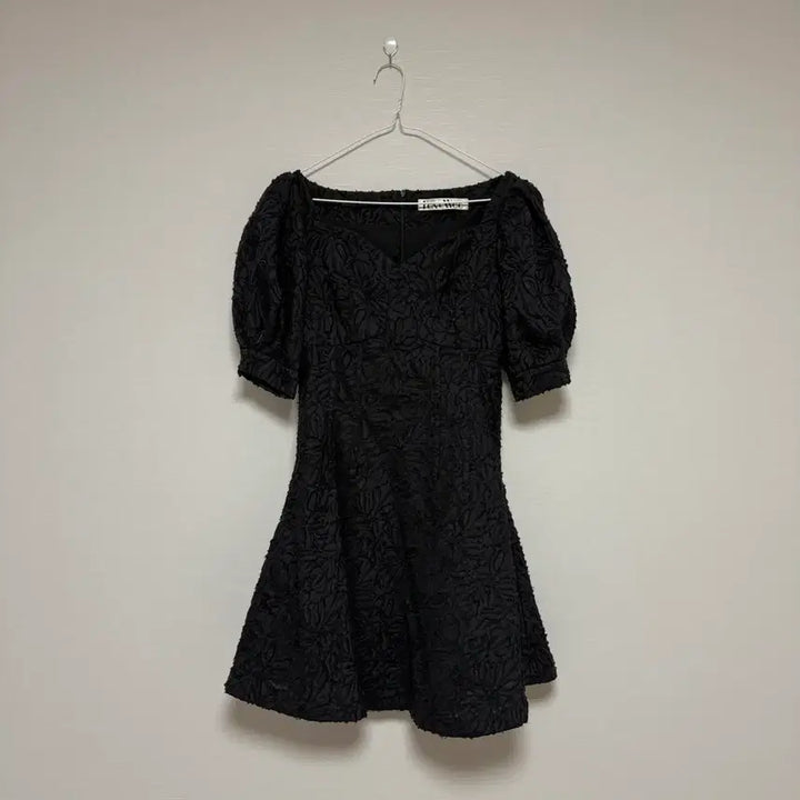 [BUNJANG] FAYEWOO Swan Dress (Black) / 페이우 스완 원피스(블랙)