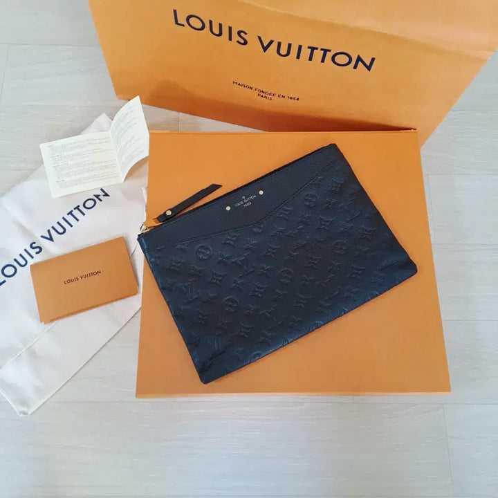 [BUNJANG] Louis Vuitton Monogram Empreinte Pochette Clutch Black / [100%/정품] 루이비통 앙프렝뜨 클러치 블랙