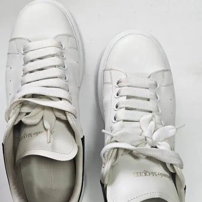 [BUNJANG] Alexander McQueen White Sneakers Size 42.5 / 알렉산더맥퀸 42.5