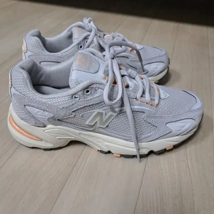 [BUNJANG] New Balance 725 Light Sneakers / 뉴발란스 725 운동화 라이트 스니커즈. 사이즈 225