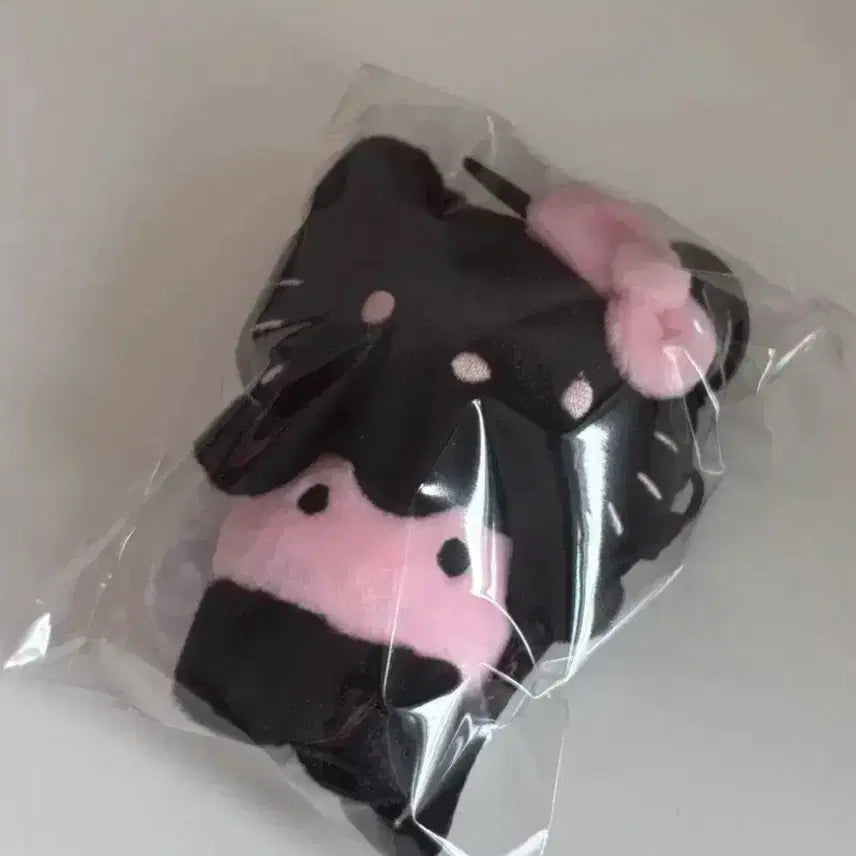 [BUNJANG] WakeMake Hello Kitty Plush Keychain (Sealed) / 미개봉) 웨이크메이크 키티 인형 키링