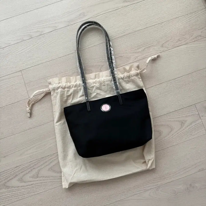 [SOLD OUT] (새상품) 미닛뮤트 클로 숄더 요자쿠라 블랙