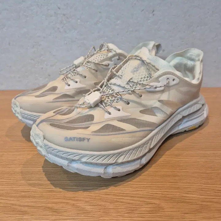[BUNJANG] Hoka x Satisfy Mafate Speed 4 Light Bone 250 / (정품)호카 x 새티스파이 마파테 스피드 4 라이트 본 250