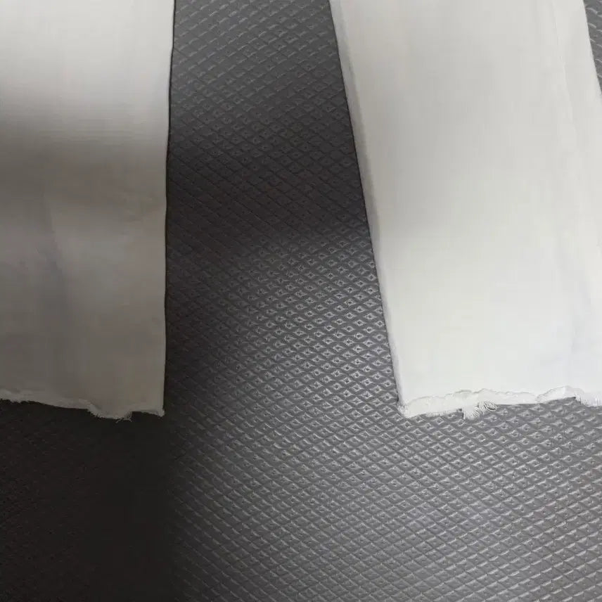[BUNJANG] ABFZ White Cutting Bootcut Jeans / abfz 화이트 컷팅 부츠컷 청바지