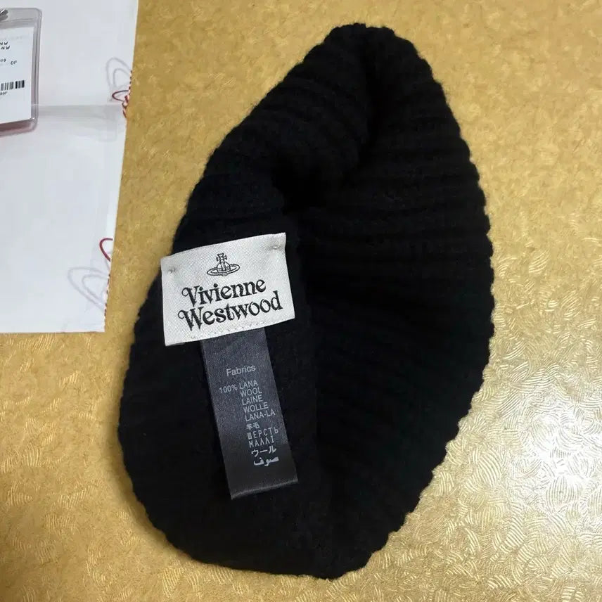 [BUNJANG] Vivienne Westwood Beanie Black (Worn by BLACKPINK Lisa) / 비비안웨스트우드 비니 블랙 (블랙핑크 리사 착용)