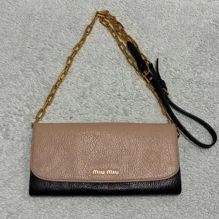 [BUNJANG] Miu Miu Two-Tone Chain Crossbody Bag / (정품)미우미우 체인 크로스백 woc