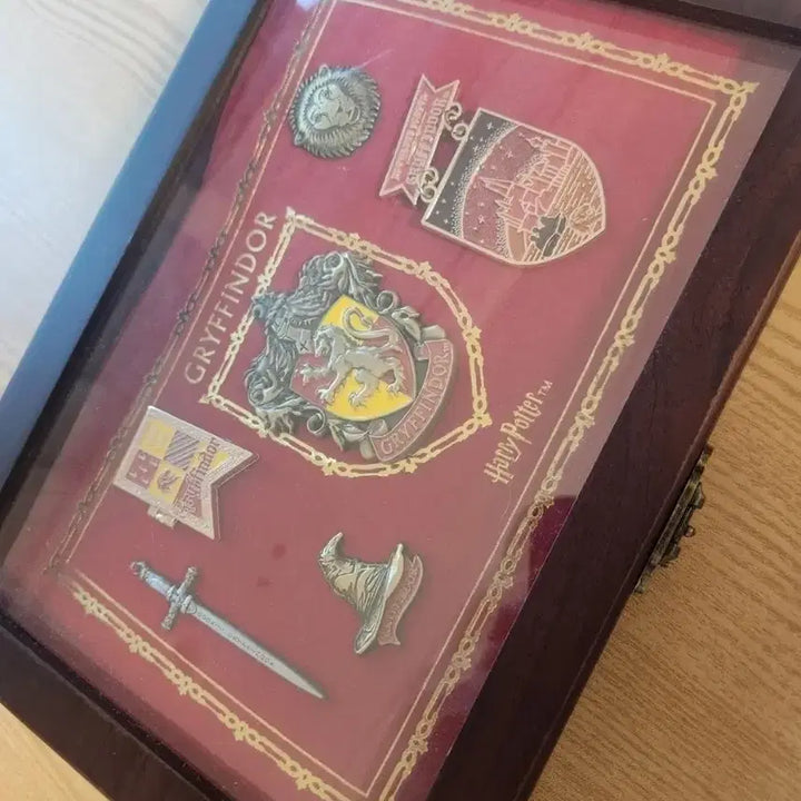 [BUNJANG] Cineshop Harry Potter Gryffindor Badge Set / 씨네샵 해리포터 그리핀도르 뱃지 세트