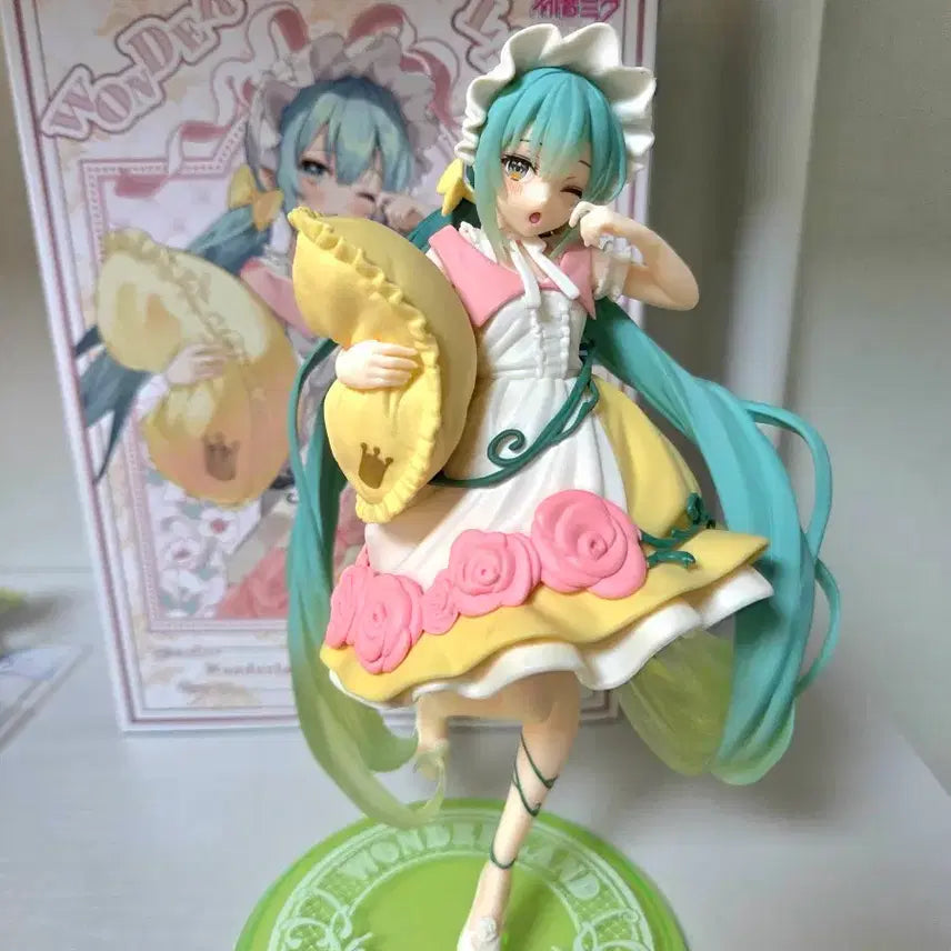 [BUNJANG] Hatsune Miku Sleeping Beauty Figure / 가격 변경 X) 잠자는 숲속의 공주 하츠네 미쿠 피규어