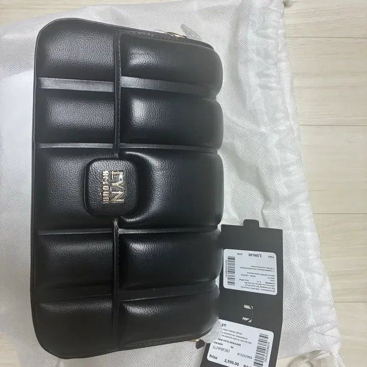 [BUNJANG] LYN Patty Shoulder Bag Black / LYN 패티 숄더백 블랙 새상품