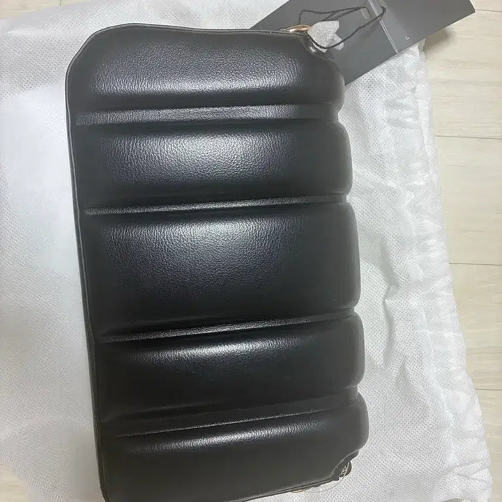 [BUNJANG] LYN Patty Shoulder Bag Black / LYN 패티 숄더백 블랙 새상품