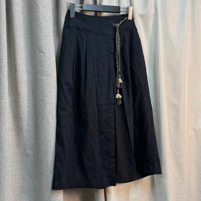 [BUNJANG] Thursday Island Linen Blend Tassel 9-Part Wide Pants (Size S) / [S] 써스데이 아일랜드 린넨 혼방 태슬 9부 와이드 팬츠
