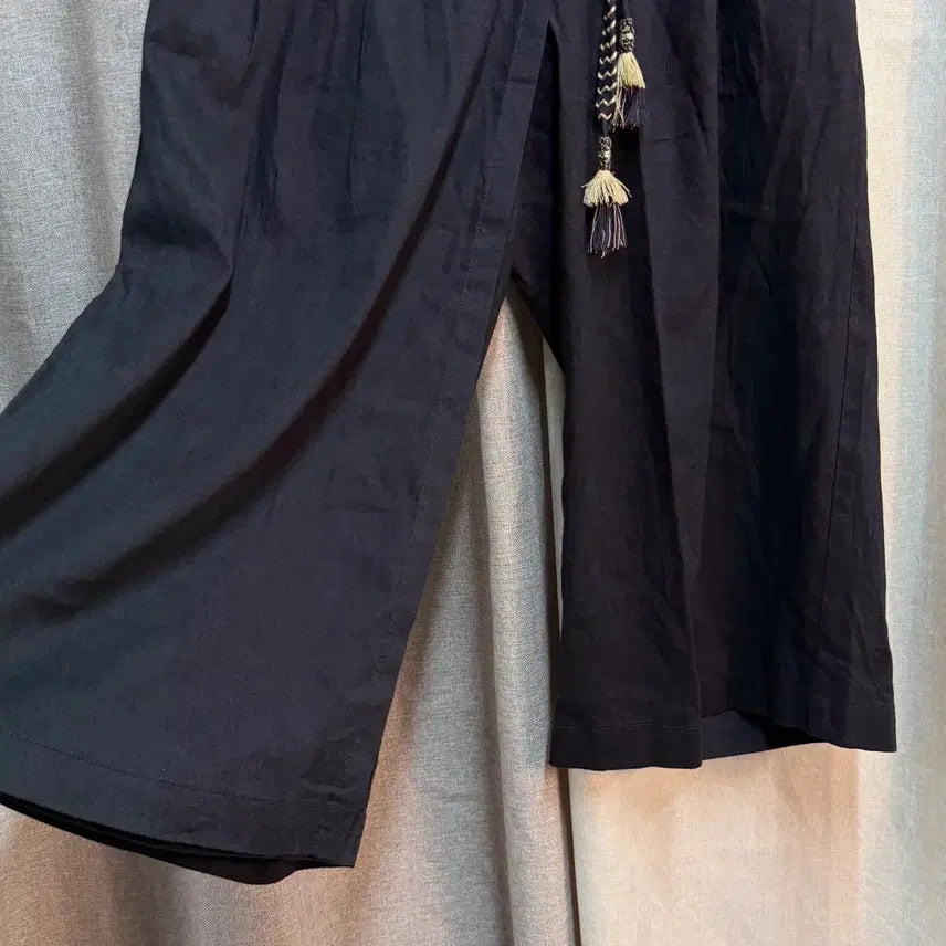 [BUNJANG] Thursday Island Linen Blend Tassel 9-Part Wide Pants (Size S) / [S] 써스데이 아일랜드 린넨 혼방 태슬 9부 와이드 팬츠