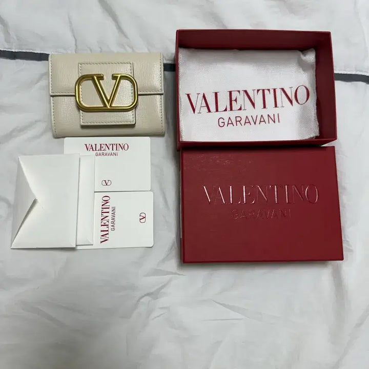 [BUNJANG] Valentino Garavani Ivory Card Holder / 발렌티노 가라바니 카드지갑 아이보리