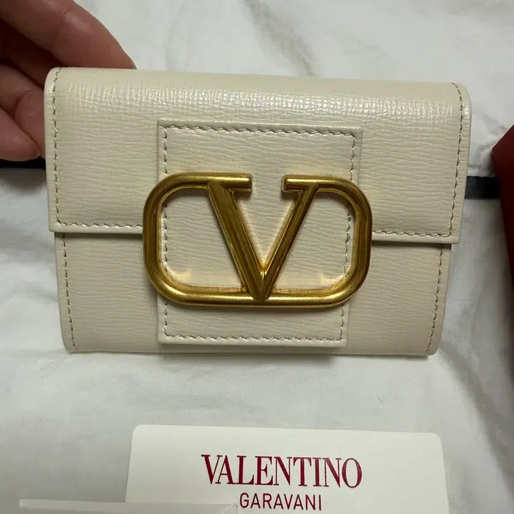 [BUNJANG] Valentino Garavani Ivory Card Holder / 발렌티노 가라바니 카드지갑 아이보리