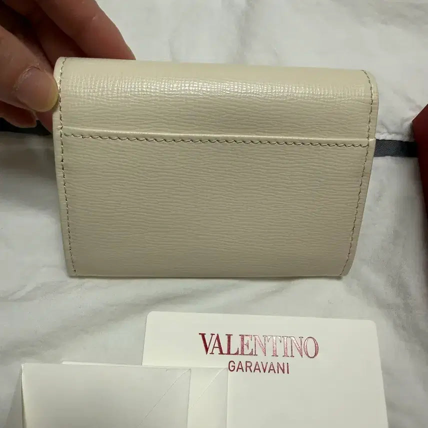 [BUNJANG] Valentino Garavani Ivory Card Holder / 발렌티노 가라바니 카드지갑 아이보리