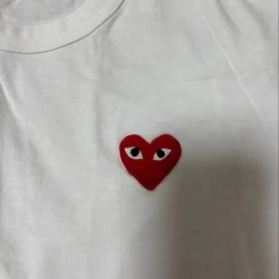 [BUNJANG] Comme des Garçons Red Heart Logo Short Sleeve T-Shirt White / 꼼데가르송 빨간와펜 반팔 화이트