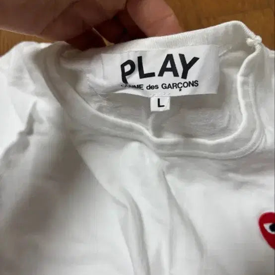 [BUNJANG] Comme des Garçons Red Heart Logo Short Sleeve T-Shirt White / 꼼데가르송 빨간와펜 반팔 화이트