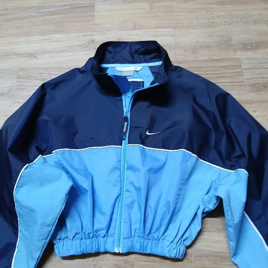 [BUNJANG] Nike Customized Vintage Cropped Windbreaker Jacket / NIKE 나이키 리폼 빈티지 커스텀 크롭 바람막이 자켓