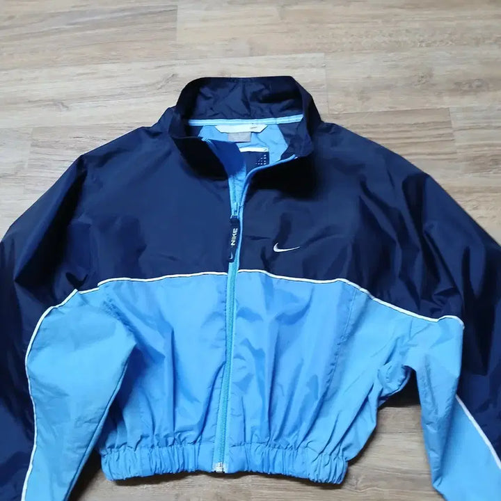 [BUNJANG] Nike Customized Vintage Cropped Windbreaker Jacket / NIKE 나이키 리폼 빈티지 커스텀 크롭 바람막이 자켓