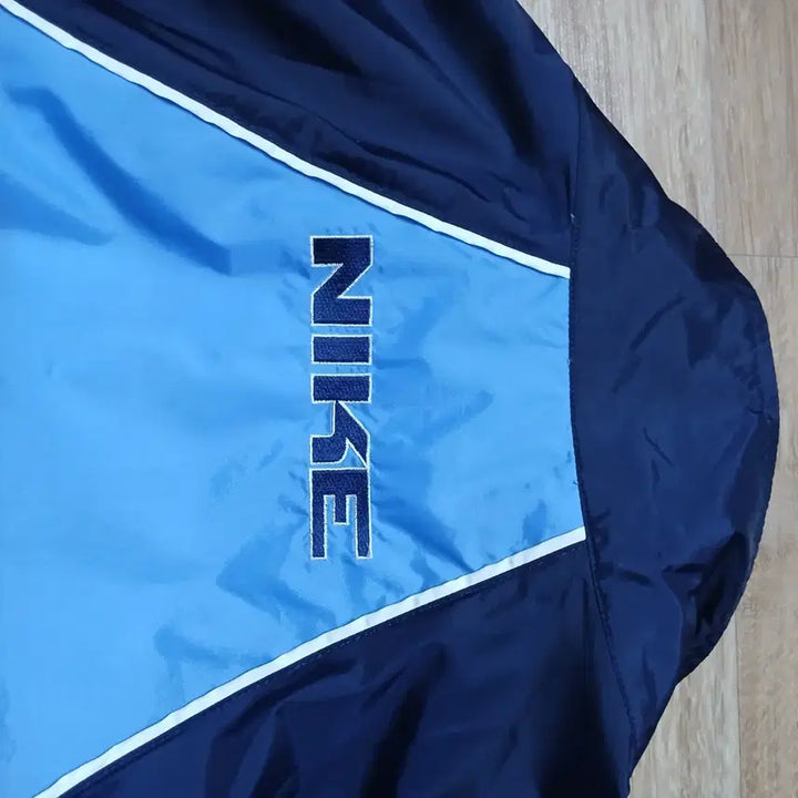 [BUNJANG] Nike Customized Vintage Cropped Windbreaker Jacket / NIKE 나이키 리폼 빈티지 커스텀 크롭 바람막이 자켓