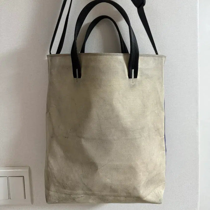 [BUNJANG] Freitag Leland White Blue Lettering Messenger Bag / 프라이탁 리랜드 화이트 블루 레터링