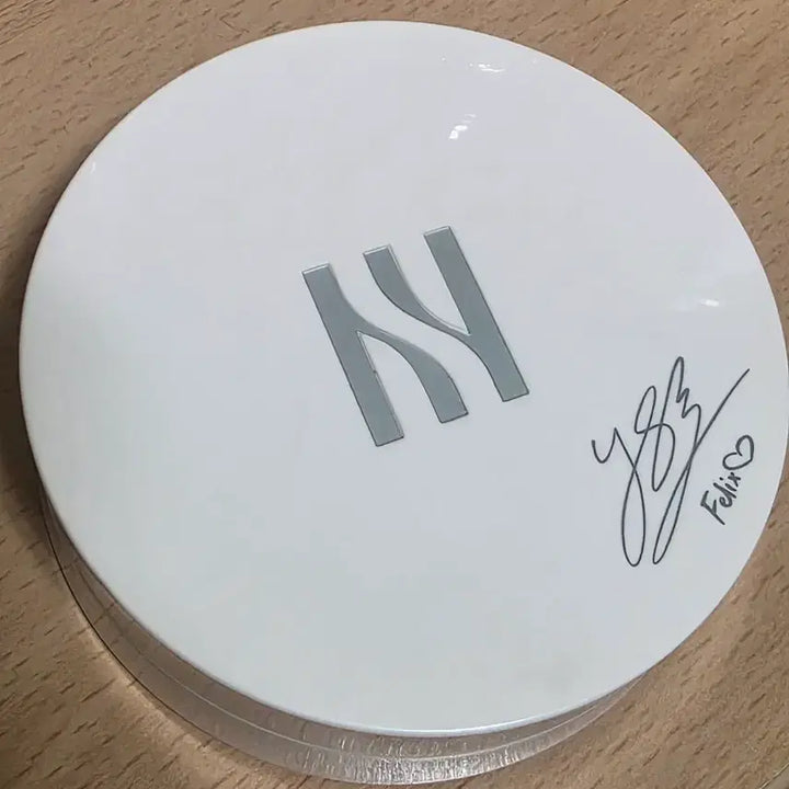 [BUNJANG] Stray Kids Felix Hera Signed Engraved Cushion Case / 필릭스 헤라 사인각인 쿠션 케이스