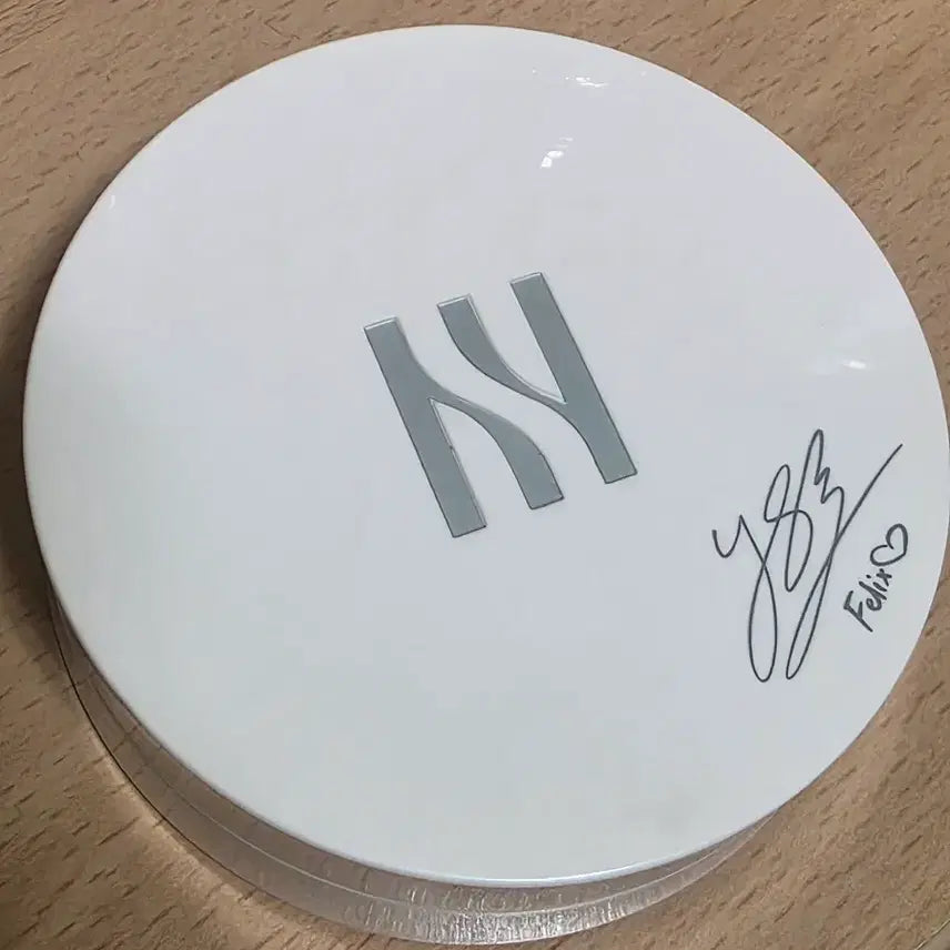 [BUNJANG] Stray Kids Felix Hera Signed Engraved Cushion Case / 필릭스 헤라 사인각인 쿠션 케이스