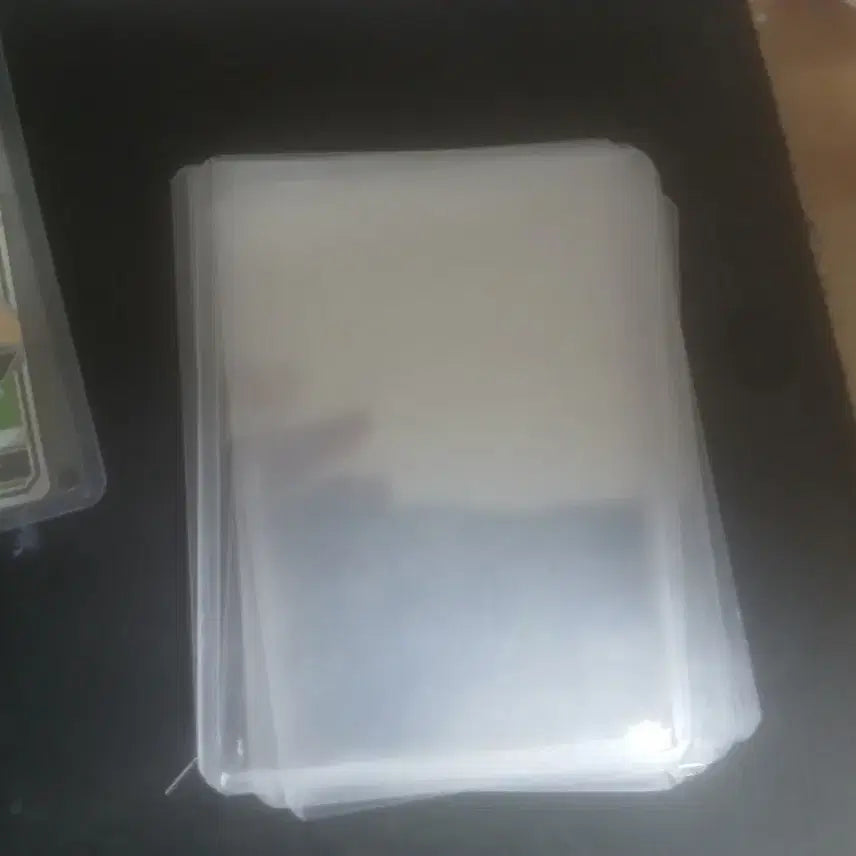 [BUNJANG] Pokemon Card Accessories Bundle: Card Sleeves and Storage Case / 포켓몬카드 및 카드 보관함 양쪽 공간 필름, 플라스틱 케이스 팝니다.