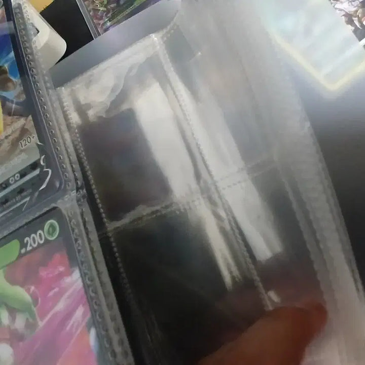 [BUNJANG] Pokemon Card Accessories Bundle: Card Sleeves and Storage Case / 포켓몬카드 및 카드 보관함 양쪽 공간 필름, 플라스틱 케이스 팝니다.